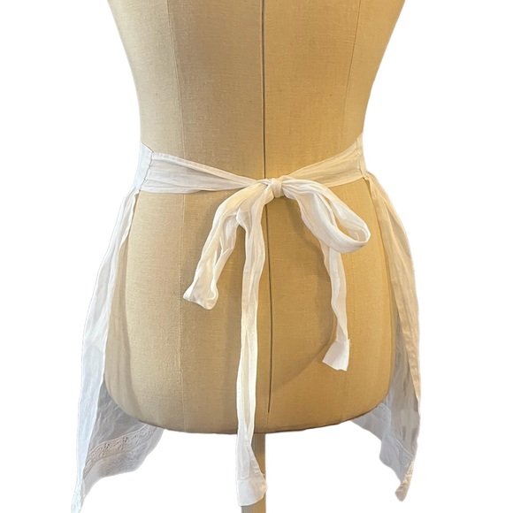 Vintage Sheer White Half Apron Good Condition - Picture 2 of 4